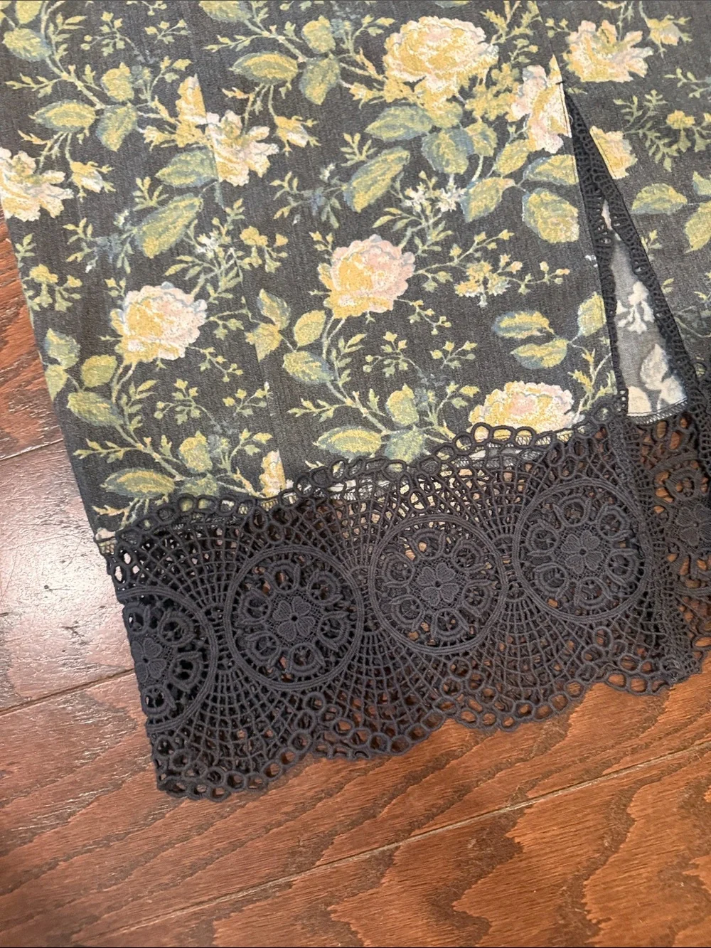 Free People Story Teller grey floral skirt, size 4